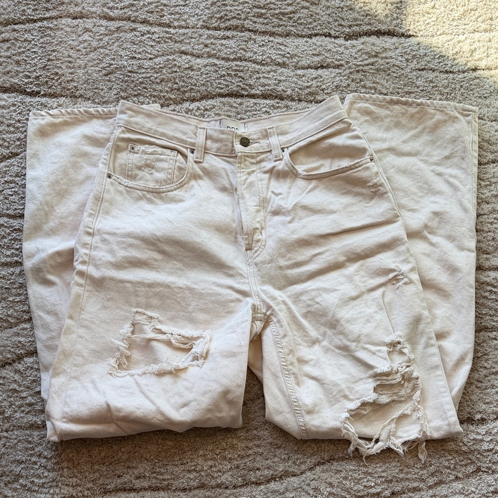 Distressed cream Urban Denim Jeans